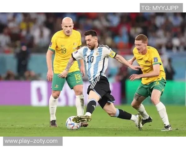 梅西38岁依然风采依旧我和他踢球也得拼命追球